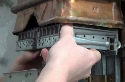 Почему газовая колонка не греет воду: диагностика неисправностей и методы их устранения Почему газовая колонка не греет воду: диагностика неисправностей и методы их устранения