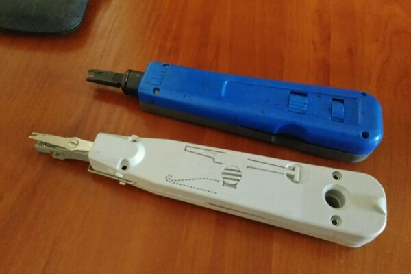 Распиновка кабеля витой пары RJ45: схемы подключения и правила обжимки Распиновка кабеля витой пары RJ45: схемы подключения и правила обжимки