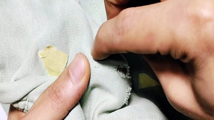 Как незаметно зашить дырку на одежде Как незаметно зашить дырку на одежде