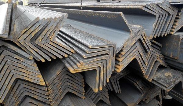 Веранда из профильной трубы, пристроенная к дому: «сооружение сооружения» Веранда из профильной трубы, пристроенная к дому: «сооружение сооружения»