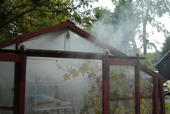 Табачная шашка для теплицы из поликарбоната: плюсы, минусы, применение Табачная шашка для теплицы из поликарбоната: плюсы, минусы, применение